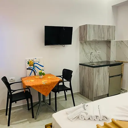 Hotel Garden Sofia - Free Parking Ksamil