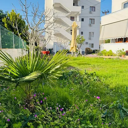Hotel Garden Sofia - Free Parking Ksamil