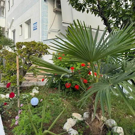 Отель Garden Sofia & *