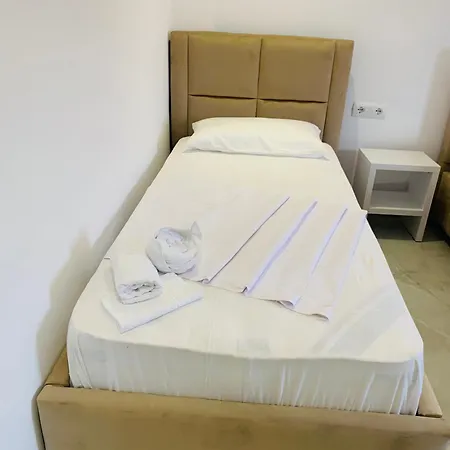 Отель Garden Sofia 1- Free Parking *