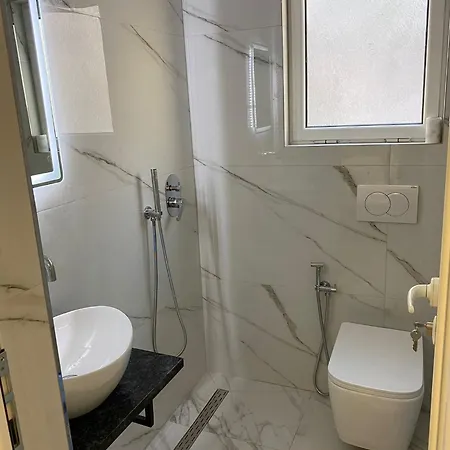 Отель Garden Sofia 1- Free Parking *