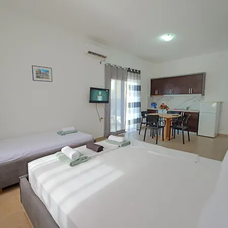 Отель Garden Sofia 1- Free Parking *