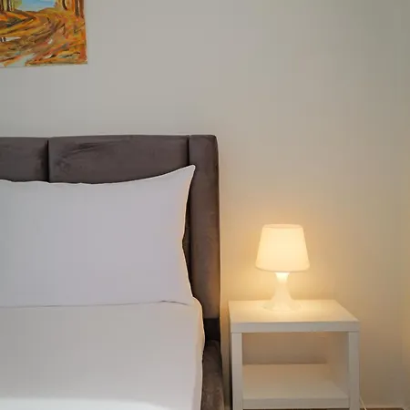 Отель Garden Sofia 1- Free Parking *