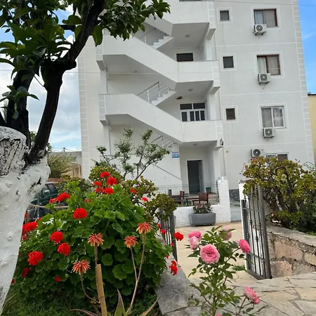 Garden Sofia &