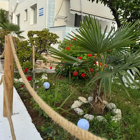 Отель Garden Sofia 1- Free Parking